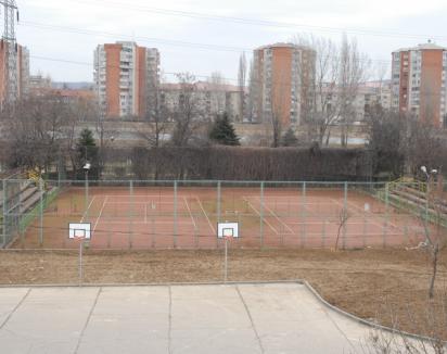 Municipalitatea caută investitor pentru terenurile de tenis din Ioşia